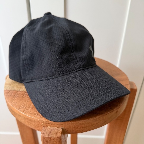 NEW BOYS UNDER ARMOUR BASEBALL HAT LOT - 6 TOTAL. - Picture 8 of 16